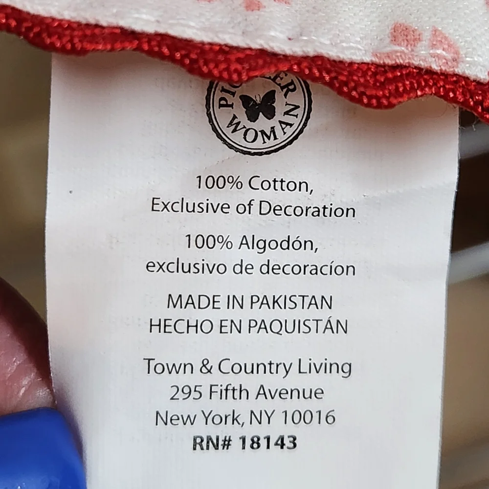 NWT Pioneer Woman Red Rose Tea Towel w/ Ric-Rac Trim – Rare Early Release